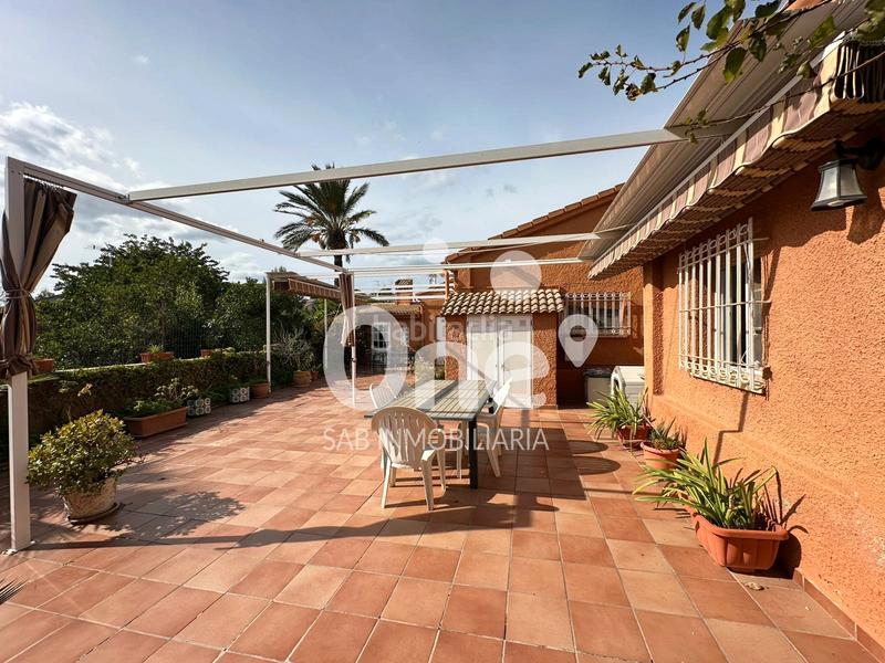 Foto a3ebc668-31ae-485b-a06f-c71694b4dc60. Chalet with fireplace heating parking in San Antonio de Benagéber