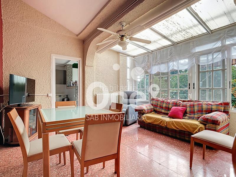 Foto bee68a24-24c4-491c-baac-88cc5b370624. Chalet with fireplace heating parking in San Antonio de Benagéber