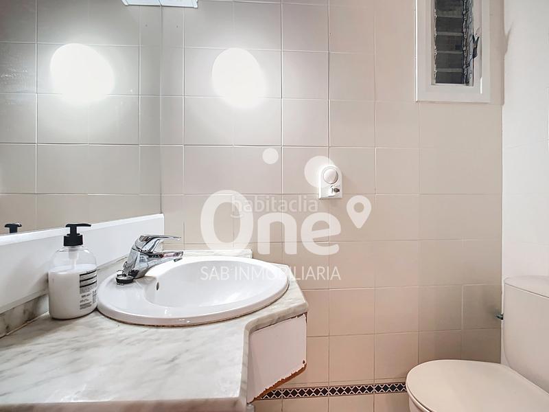 Foto c2ba1c42-c268-4bb4-9b0c-5b2170462363. Chalet with fireplace heating parking in San Antonio de Benagéber