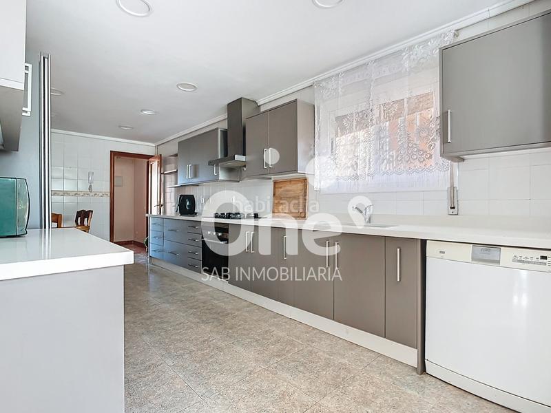 Foto c952f195-0b55-4ae9-ba82-e048fb83f341. Chalet with fireplace heating parking in San Antonio de Benagéber