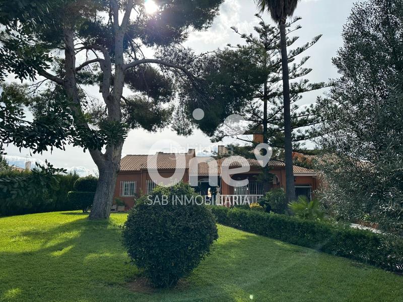 Foto e52f164a-413c-44ba-be59-cb07794564ef. Chalet with fireplace heating parking in San Antonio de Benagéber