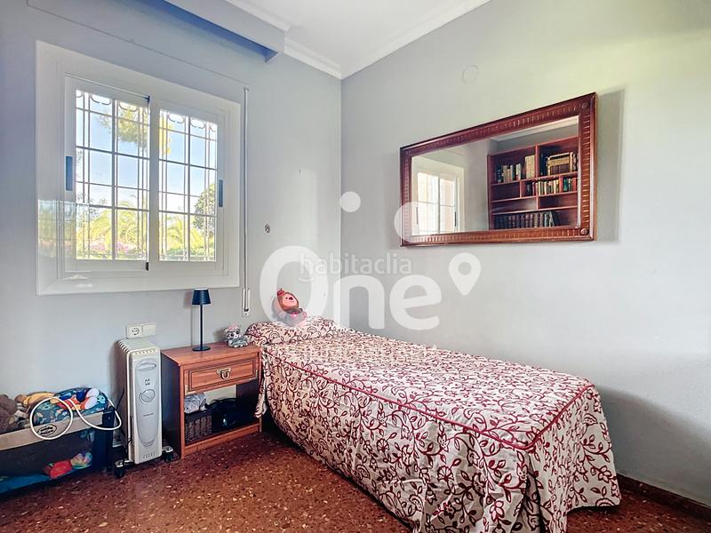 Foto f9356746-7e7f-49ef-aa1c-c5e6d7ee89cf. Chalet with fireplace heating parking in San Antonio de Benagéber