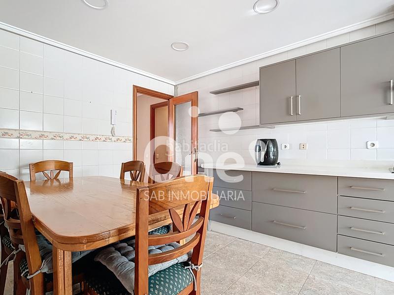 Foto fbe0f3da-427f-48e8-b630-6d08eeb5dd20. Chalet with fireplace heating parking in San Antonio de Benagéber