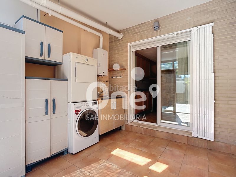 Foto 132d576a-8244-4997-b8e5-f0fc2564ba21. Casa adossada amb calefacció aparcament piscina a San Antonio de Benagéber