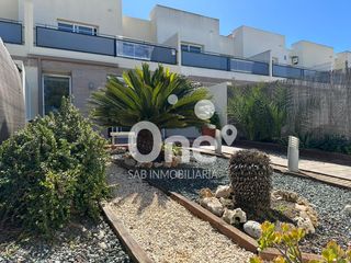 Casa adossada a San Antonio de Benagéber. One sab inmobiliaria vende en exclusiva adosado en montesano