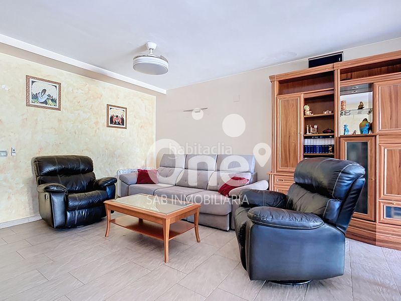 Foto 552fd6a6-bc91-4ada-9e93-833c92ffd182. Casa adossada amb calefacció aparcament piscina a San Antonio de Benagéber