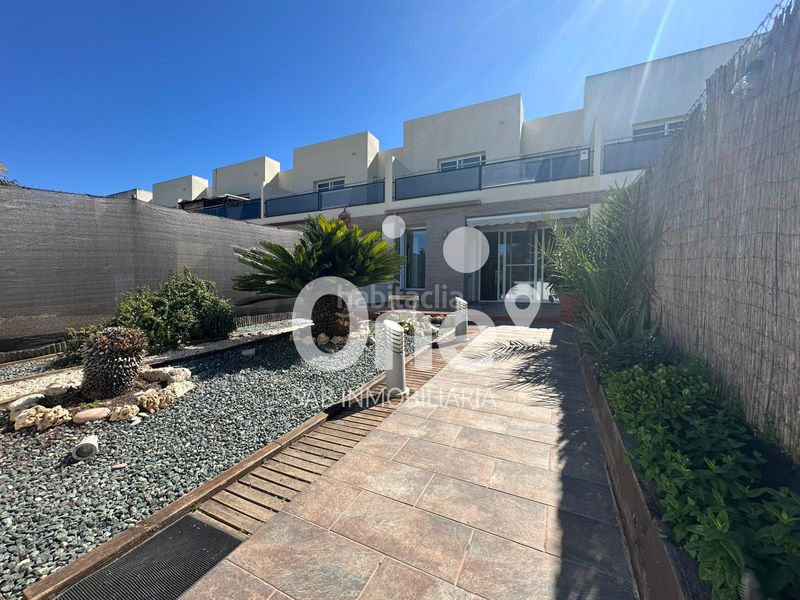 Foto 58fb0fd6-d985-4991-93c0-1388c5abae29. Casa adossada amb calefacció aparcament piscina a San Antonio de Benagéber