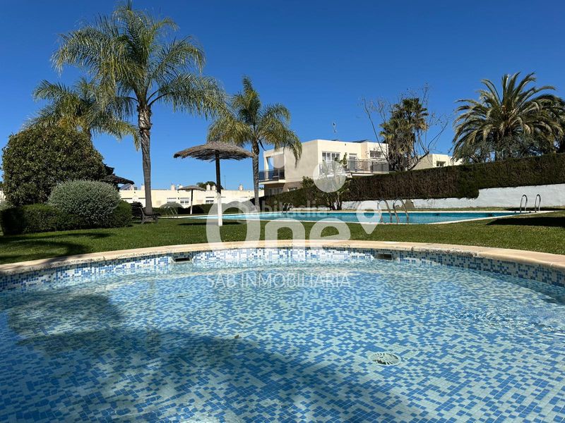 Foto 6fd71a6f-8d3c-4875-9c9e-0b032b2dc3e7. Casa adossada amb calefacció aparcament piscina a San Antonio de Benagéber