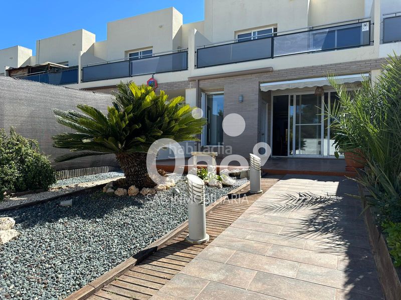 Foto d09f778d-4f13-449e-80a5-a0dba6fdd2c2. Casa adossada amb calefacció aparcament piscina a San Antonio de Benagéber