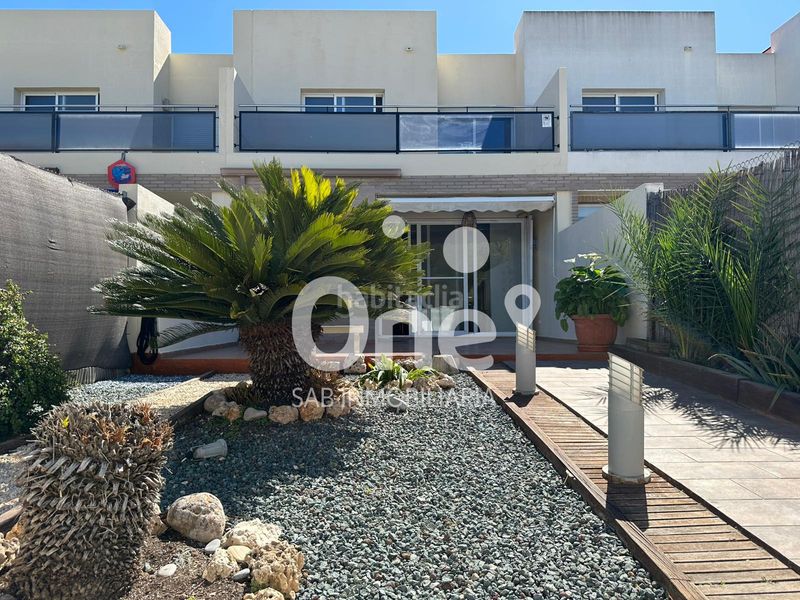 Foto f7a767dc-f50a-4de0-a806-f85d1986b2fe. Casa adossada amb calefacció aparcament piscina a San Antonio de Benagéber