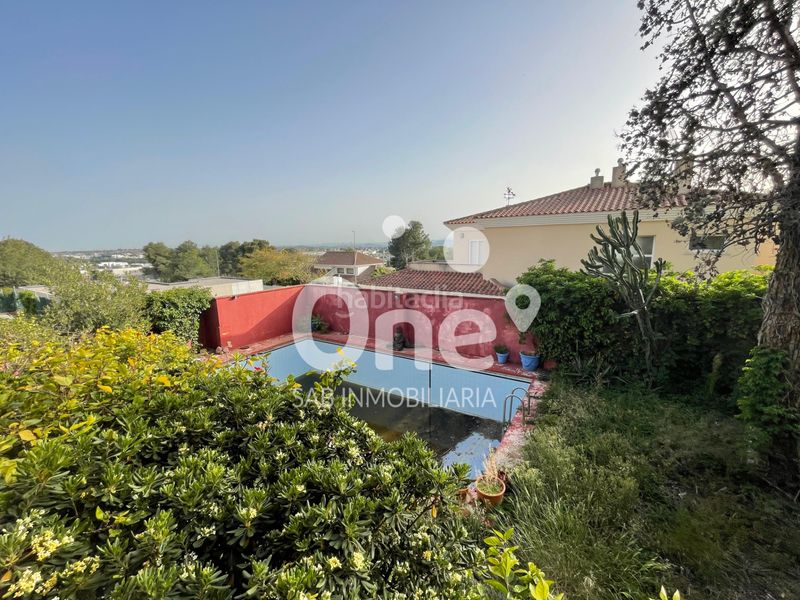 Foto 108f5a73-6615-42c9-85fd-98db69467906. Xalet amb xemeneia aparcament piscina a San Antonio de Benagéber
