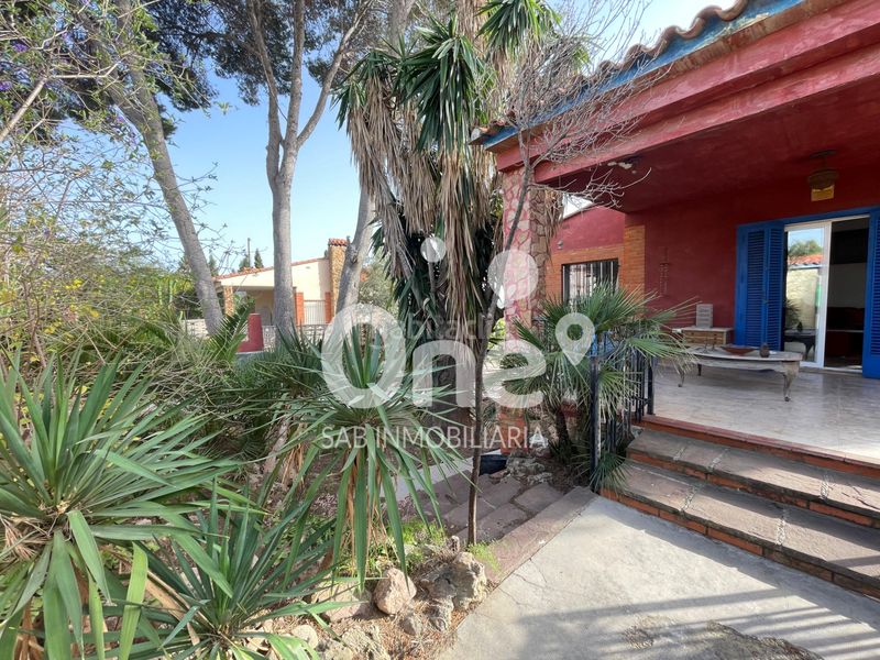 Foto a1bccb6e-9702-41e7-a393-b56368c39f1b. Xalet amb xemeneia aparcament piscina a San Antonio de Benagéber