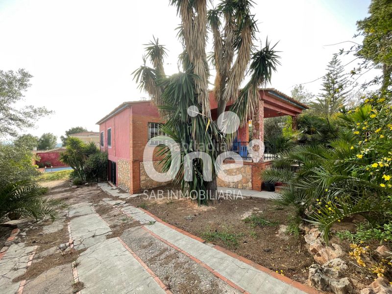 Foto c1adcd78-1d90-4abc-86aa-01c72aabd363. Xalet amb xemeneia aparcament piscina a San Antonio de Benagéber