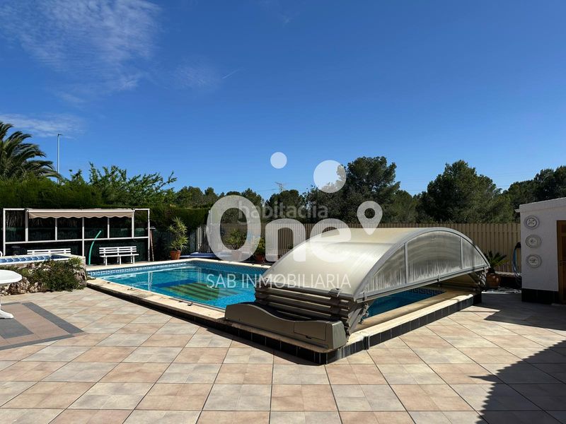 Foto 1340f7b9-3216-453d-a17b-3a5077d9e921. Xalet amb calefacció aparcament piscina a San Antonio de Benagéber