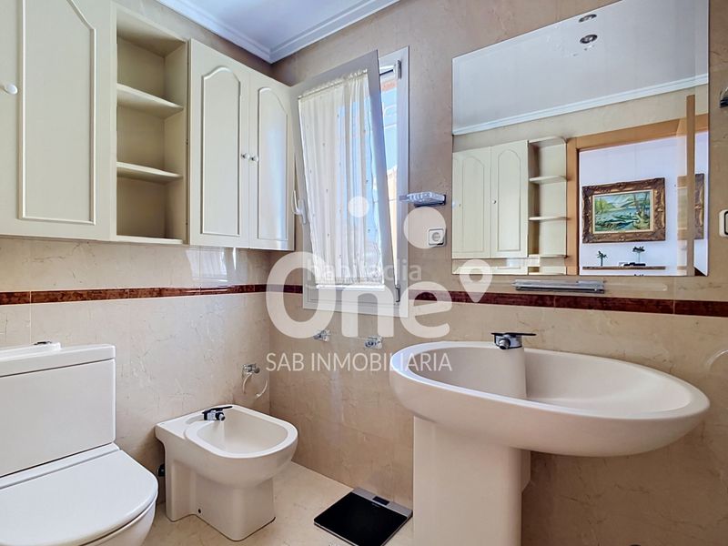 Foto 18028d84-7271-403c-891c-83fa85a2017c. Xalet amb calefacció aparcament piscina a San Antonio de Benagéber