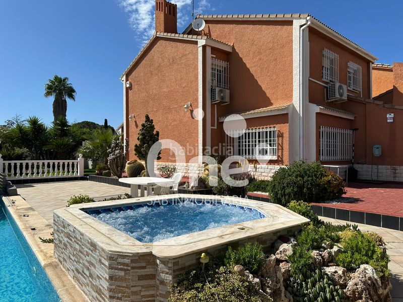 Foto bf837c89-4028-4489-a717-76af7f7c91c5. Xalet amb calefacció aparcament piscina a San Antonio de Benagéber