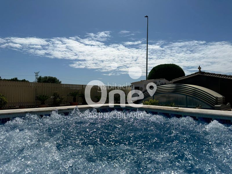Foto d162918b-e9a1-4b4d-a147-b2c979199fe4. Xalet amb calefacció aparcament piscina a San Antonio de Benagéber
