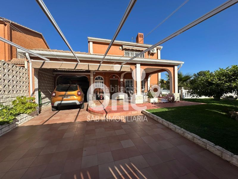 Foto e80ca94f-0e6f-48a3-8a50-9f6b163d366e. Xalet amb calefacció aparcament piscina a San Antonio de Benagéber