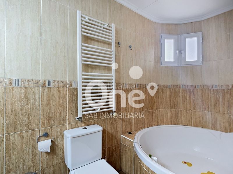 Foto 511711ae-30cd-40a5-b9fc-6f962a63e466. Casa adossada amb calefacció aparcament piscina a San Antonio de Benagéber
