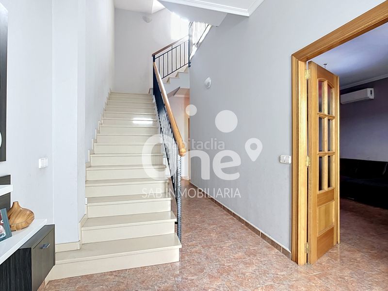 Foto 6918fe22-589b-4579-b5aa-5bd7bb9e3c83. Casa adossada amb calefacció aparcament piscina a San Antonio de Benagéber