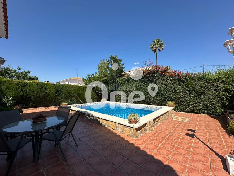 Foto 84309dd6-c3b9-4f7d-96ba-a1f1b966d83e. Xalet amb xemeneia calefacció aparcament piscina a Eliana (l´)