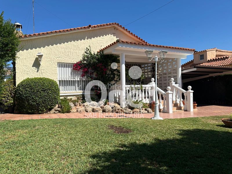 Foto a19f0d1a-602c-4a6b-aa84-9362ee4c0971. Xalet amb xemeneia calefacció aparcament piscina a Eliana (l´)