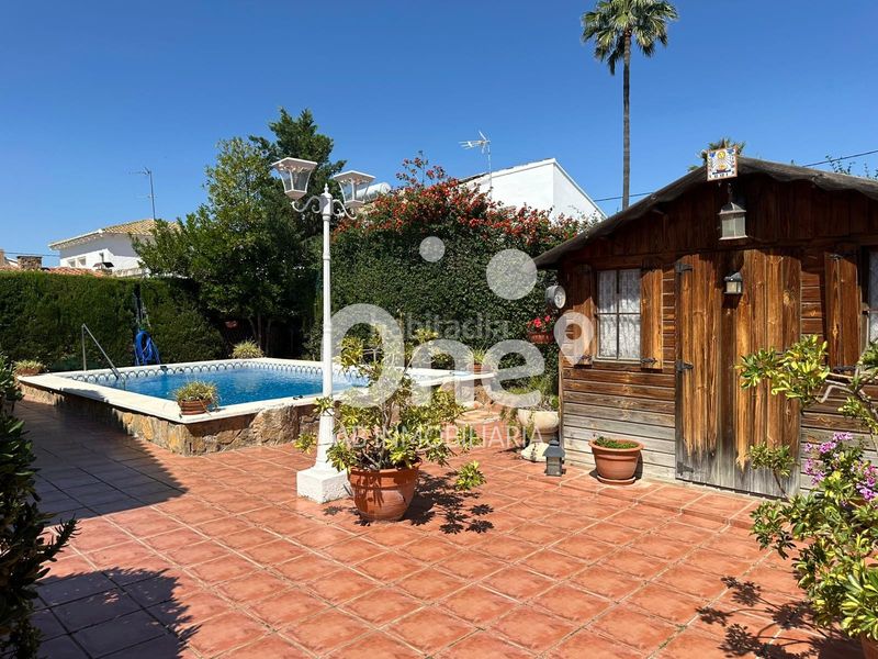 Foto f1fb817c-9e80-4571-b1b0-86cb852d2722. Xalet amb xemeneia calefacció aparcament piscina a Eliana (l´)