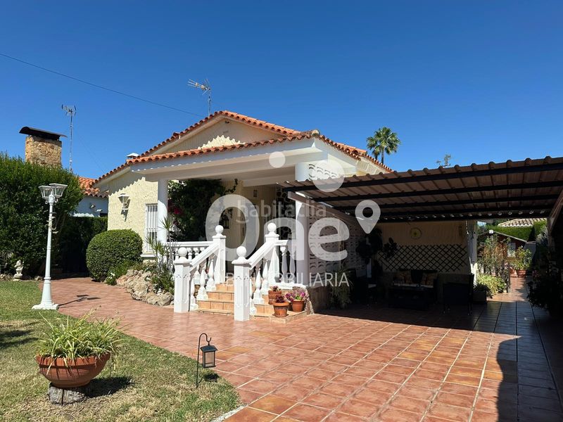 Foto f6d21781-9314-46f6-9db6-e748c540bb6b. Xalet amb xemeneia calefacció aparcament piscina a Eliana (l´)