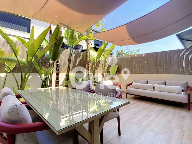 Foto 5791790b-cd31-422c-b2df-932234dd6ee0. Casa adossada amb xemeneia calefacció aparcament piscina a San Antonio de Benagéber