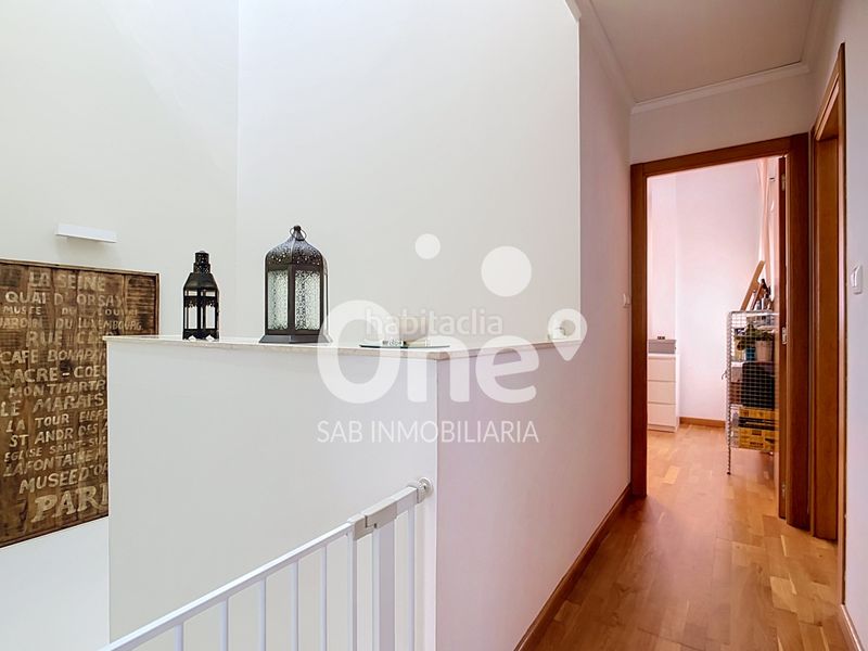 Foto a2e3ddb0-3331-42a9-ba7f-fc14b64e7187. Casa adossada amb xemeneia calefacció aparcament piscina a San Antonio de Benagéber
