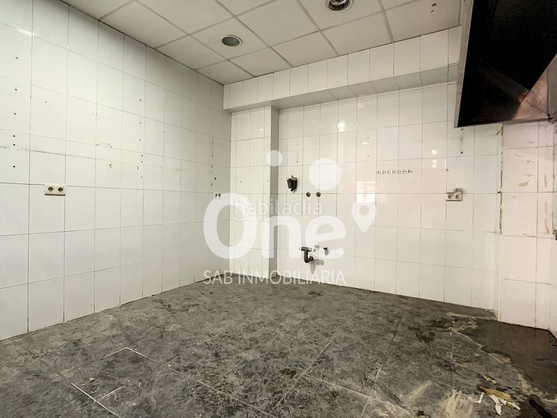 Foto c5485415-cae5-4453-b0f2-b2f37c80454a. Local comercial a Cardenal Benlloch Mislata