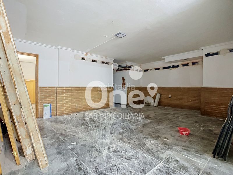 Foto daa76af2-94a8-44bf-9a0d-cc56dd5f2cb9. Local comercial a Cardenal Benlloch Mislata