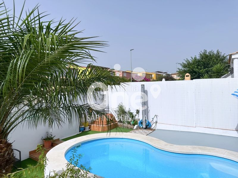 Foto 6de76b80-0a1c-4157-90e7-30bd07b86596. Casa aparellada amb piscina a La Conarda Pobla de Vallbona (la)