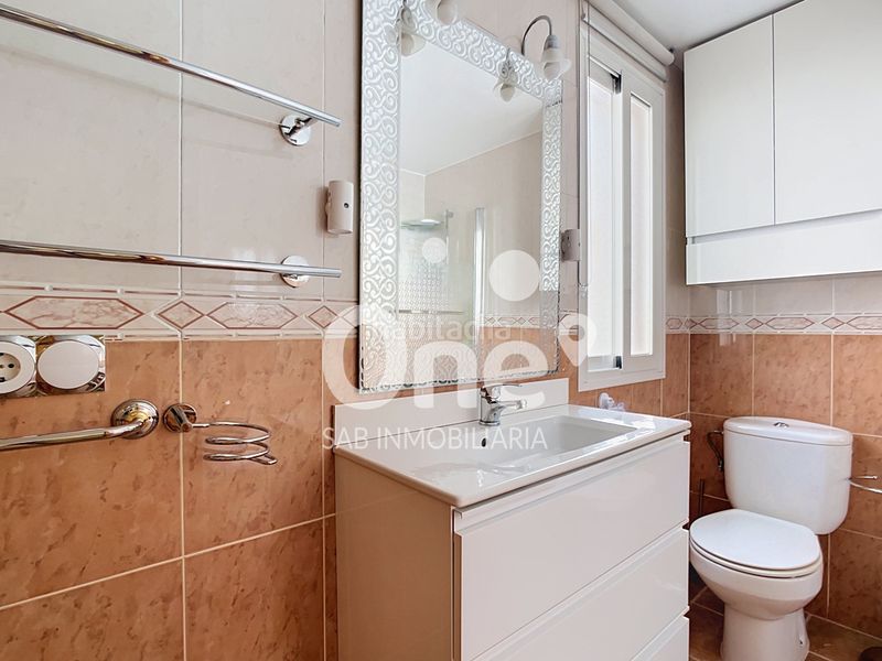 Foto c1806ac6-810c-4e81-bc79-85f33bcff2e7. Casa aparellada amb piscina a La Conarda Pobla de Vallbona (la)