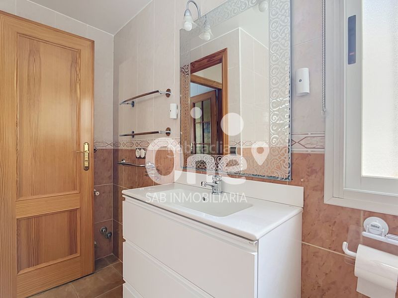 Foto ceb57e85-f5e7-427f-b215-8ceac54dfc95. Casa aparellada amb piscina a La Conarda Pobla de Vallbona (la)