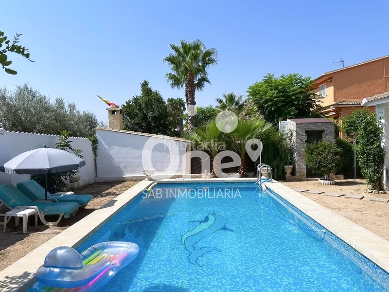 Foto 52682244-6672-42d1-86ed-724df6f42adc. Xalet amb calefacció piscina a Entrepinos Eliana (l´)