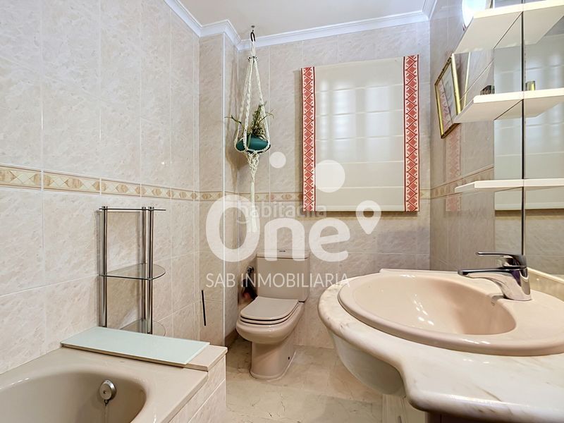 Foto 62b7fd74-7a68-483c-91dd-3465a77f789a. Xalet amb calefacció piscina a Entrepinos Eliana (l´)