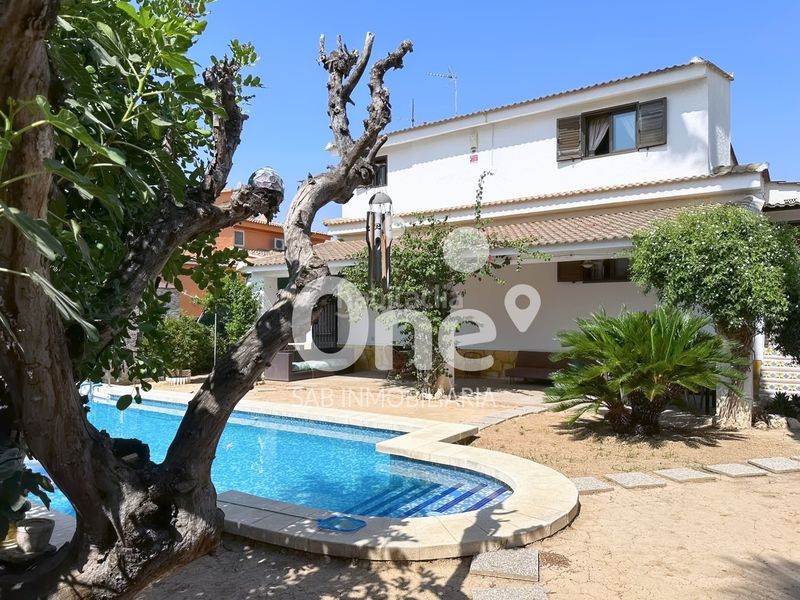 Foto b3feb4d3-9ce9-44e2-b2f8-db75e1e484c4. Xalet amb calefacció piscina a Entrepinos Eliana (l´)