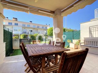 Miete Reihenhaus in San Antonio de Benagéber. One sab inmobiliaria presenta en exclusiva estupendo adosado sem