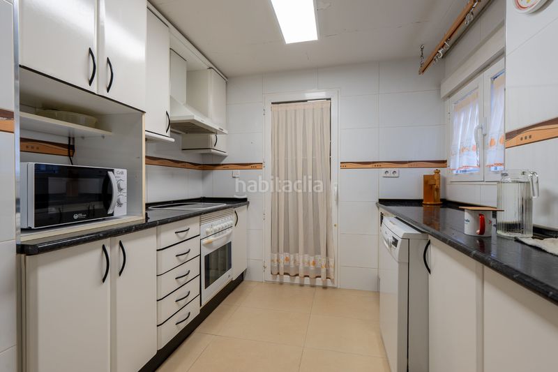 Foto eb3be221-2449-4cbf-ba26-07c42e836936. Pis amb calefacció aparcament a Lucero Madrid