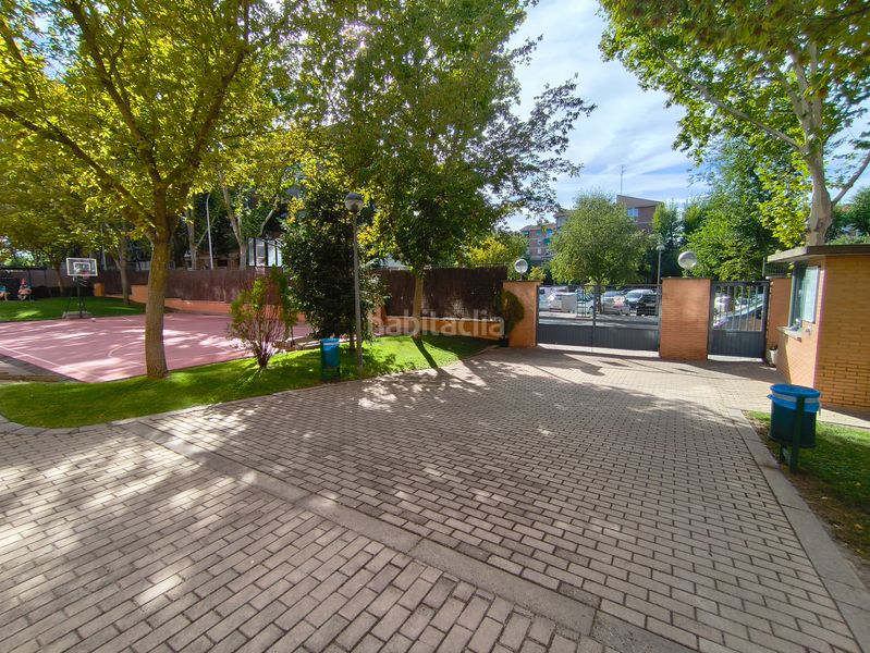 Foto df250bcd-f140-4925-8bb9-48a9d335fa0b. Pis amb calefacció aparcament piscina a Buena Vista Madrid