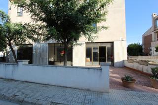 Local Comercial  Carrer comte de prades. Local comercial en venta en l'hospitalet de l'infant