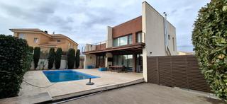 House in Costa del Zèfir. Gran casa individual con jardín en zona tranquila