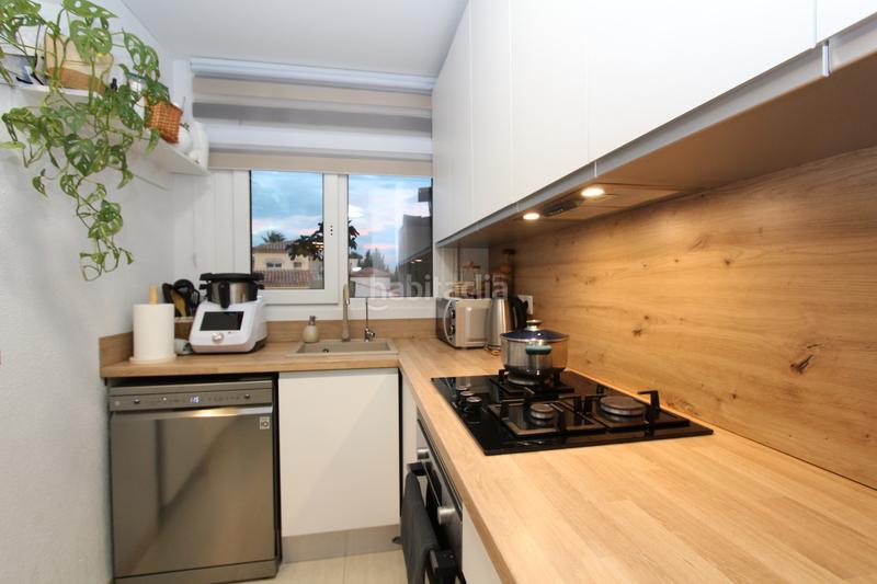 Foto 20dfe310-8b51-42a5-8f65-dd18df6795a0. Pis amb calefacció aparcament a Centre Miami Platja