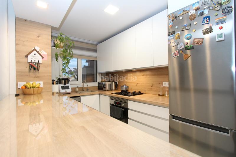 Foto 4dc27bcd-011b-41e0-8174-ada0a6668a90. Pis amb calefacció aparcament a Centre Miami Platja