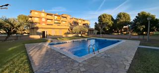 Piso  Carrer de mercè rodoreda. Apartamento esquinero en zona tranquila