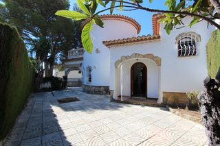 Chalet in Pino Alto. Casa independiente a 100m de playa cristal