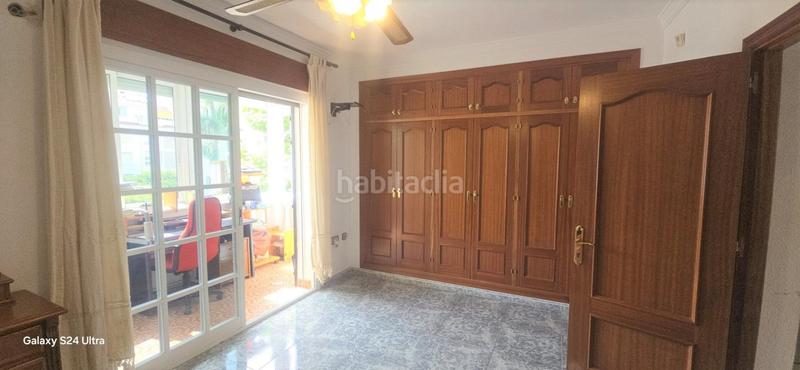 Foto c18a77a8-a8b0-4484-a023-e3cd5bd369ff. Chalet con parcheggio in La Carihuela - Los Nidos Torremolinos