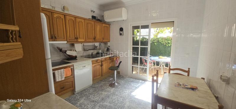 Foto e412321b-adfd-46b2-936b-7ff63aa1a5af. Chalet con parcheggio in La Carihuela - Los Nidos Torremolinos