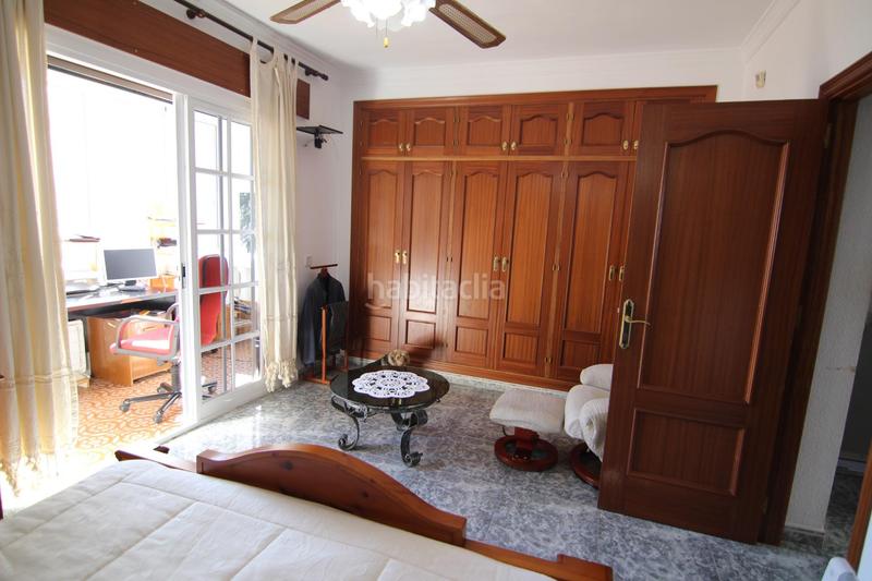 Foto facf1d41-83e3-49e5-a060-8132d0066151. Chalet con parcheggio in La Carihuela - Los Nidos Torremolinos